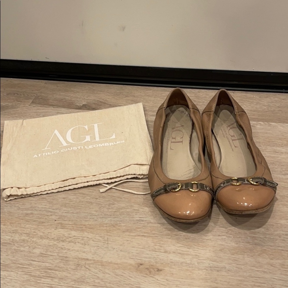 AGL nude flats